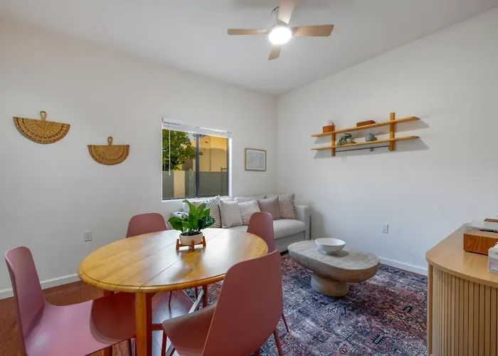 Holiday home And Cozy, 1 Bedroom 1 Ba, Near Alvernon Park