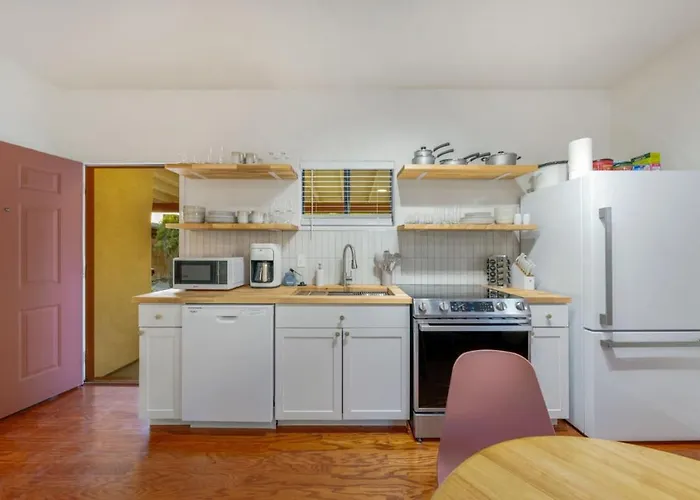 And Cozy, 1 Bedroom 1 Ba, Near Alvernon Park Tucson
